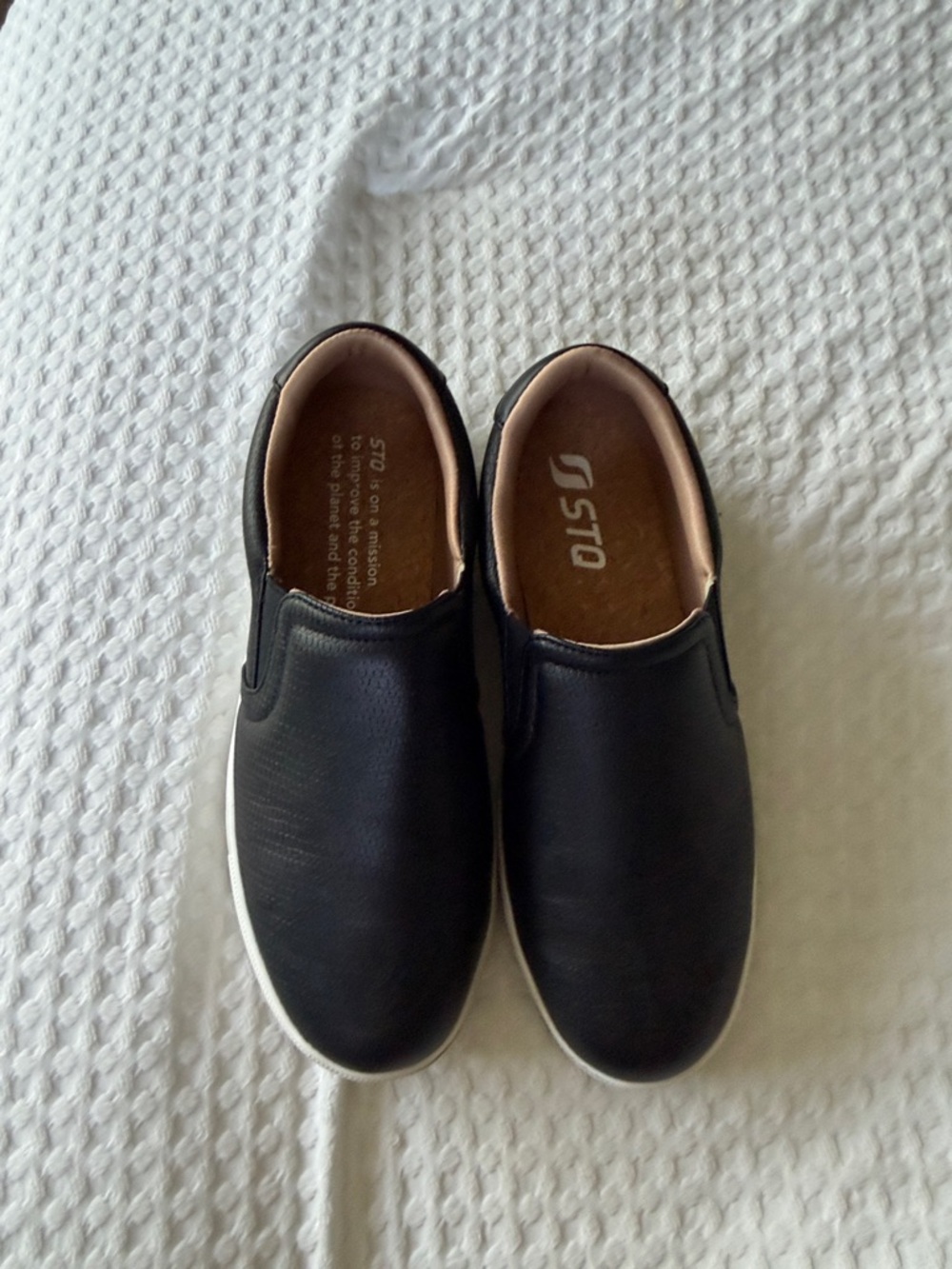 Womens Slip-On Casual Shoes in Black